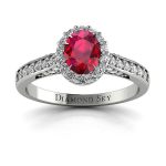 Kuszące piękno - Pierścionek zaręczynowy Diamond Sky, białe złoto, rubin, diamenty