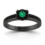 Diamentowe lśnienie - Pierścionek zaręczynowy, czarne złoto, czarne diamenty, szmaragd 0,22 ct