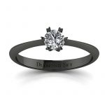 Elegancki kontrast - Pierścionek Diamond Sky z czarnego złota z brylantem