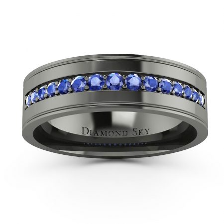 Piękno w klasyce - Płaska obrączka Diamond Sky z czarnego złota z  szafirami