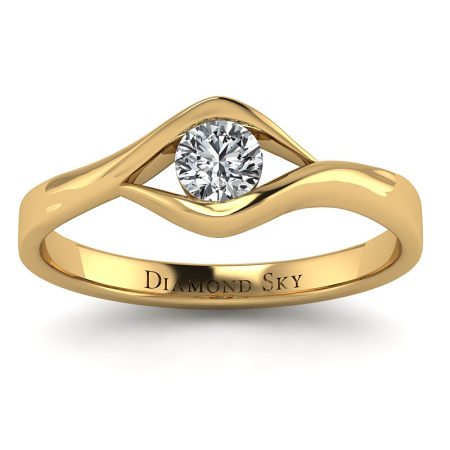 Diamentowy świt - Pierścionek zaręczynowy z żółtego złota z diamentem 0,20 ct