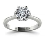 Szlachetny urok - Klasyczny pierścionek z białego złota z diamentem ~1.00ct