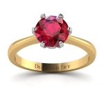 Szlachetny urok - Klasyczny pierścionek z żółtego i białego złota z rubinem ~1.00ct